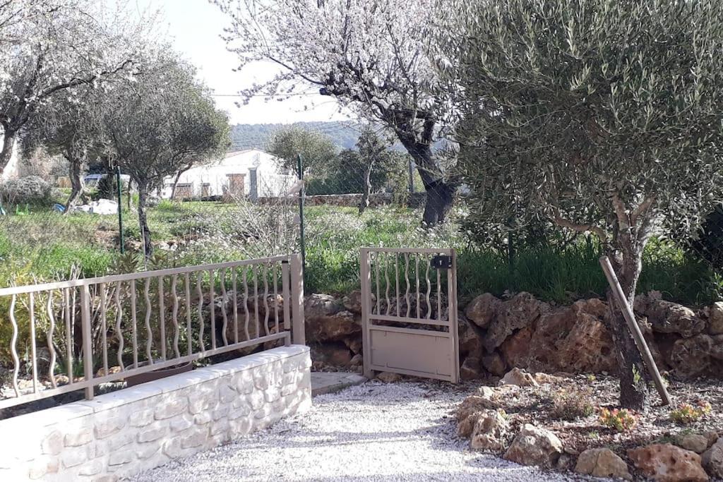 Maison 2 Ou 4 Personnes Jardin Parking Les Amandiers Lorgues Εξωτερικό φωτογραφία