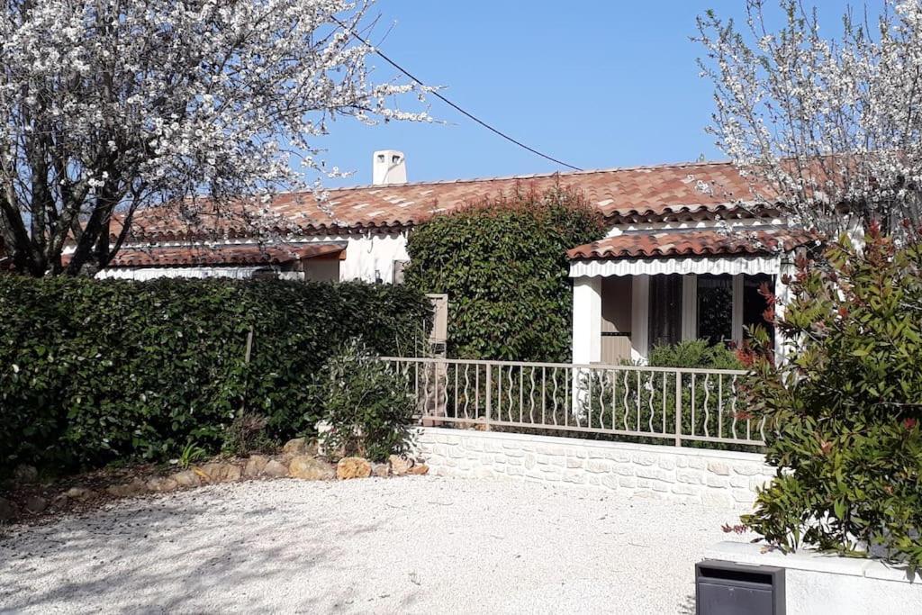 Maison 2 Ou 4 Personnes Jardin Parking Les Amandiers Lorgues Εξωτερικό φωτογραφία